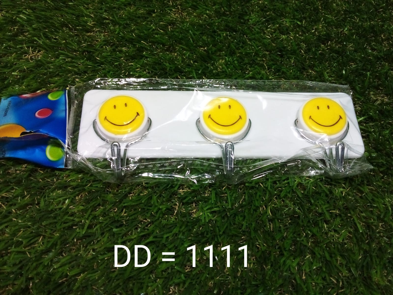 Self Adhesive Smiley Face Wall Hooks (Pack of 3)